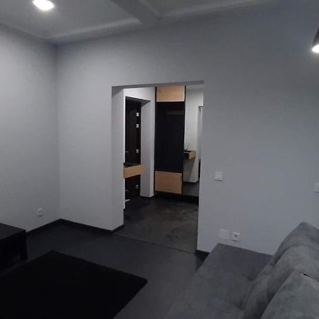 Modern Apartment In The Center Of Town Kişinev Dış mekan fotoğraf