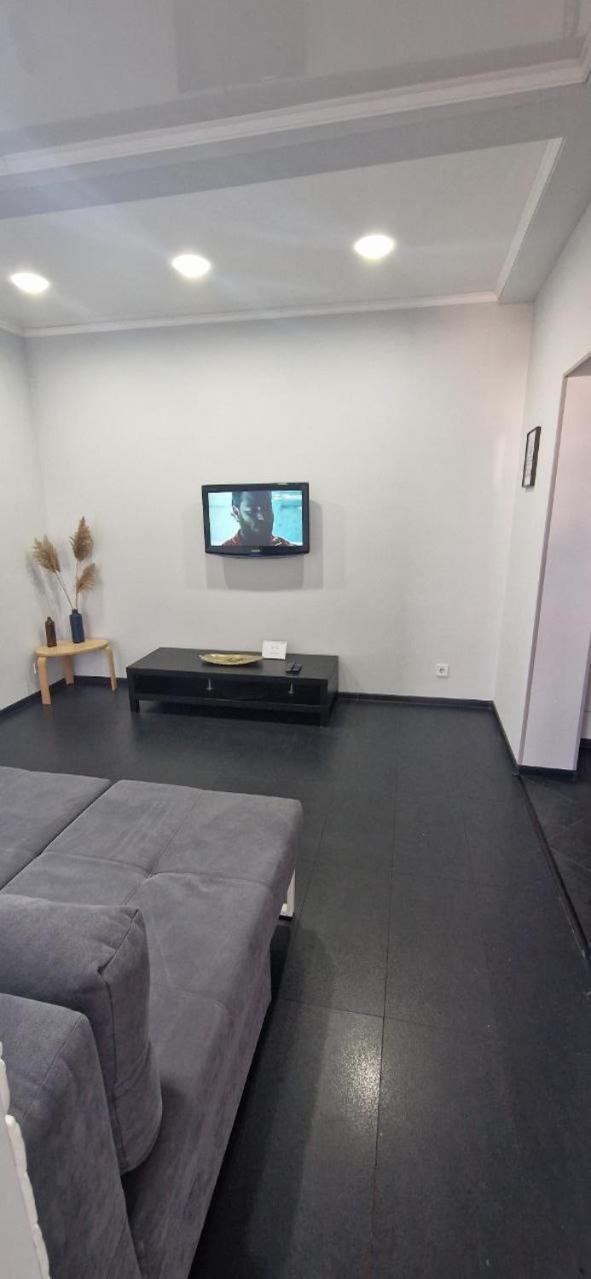 Modern Apartment In The Center Of Town Kişinev Dış mekan fotoğraf